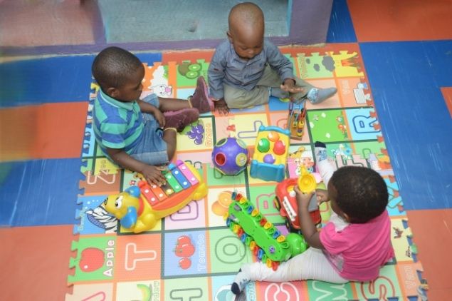 Dandave School children learning together